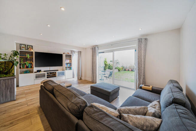 1425796-11-69b42f...