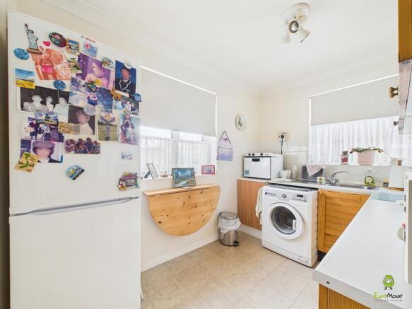 CAM02615G0-PR0150-STILL005