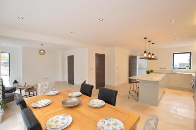 Kitchen/Dining/Famil