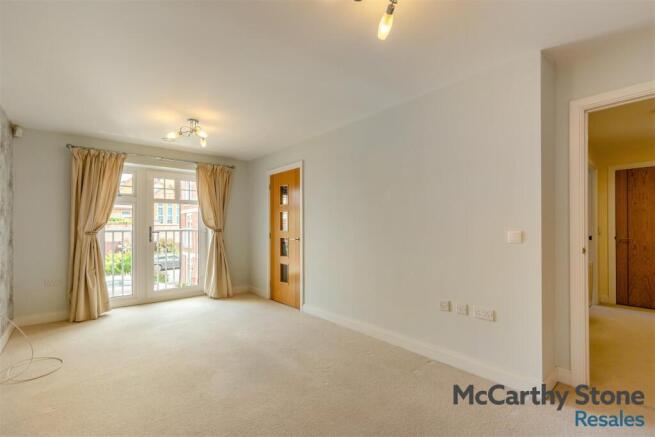 8689742-interior16.jpg