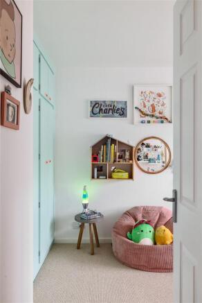 Ashdon Close, IG8