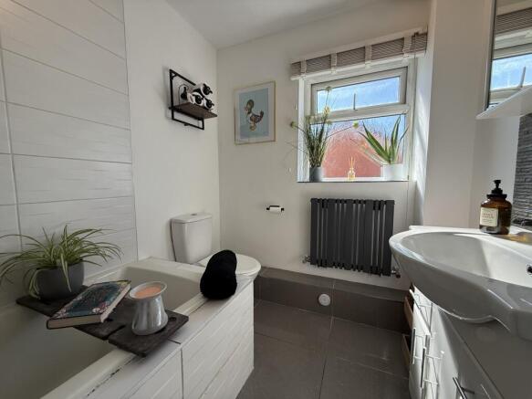 3 bed Semi-Detached for sale Image 11