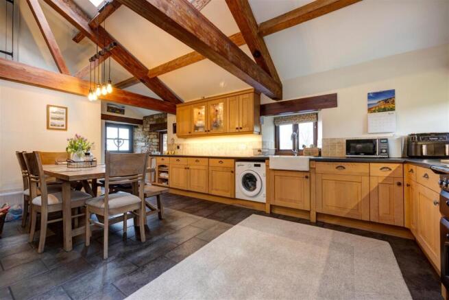 4 bed Barn Conversion for sale Image 8