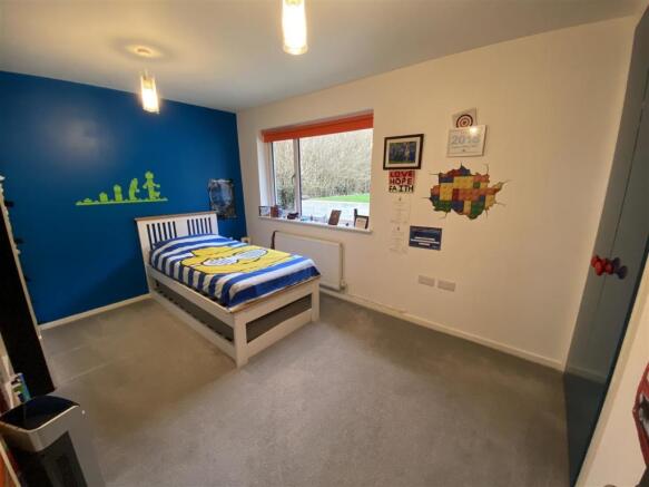 BEDROOM 2