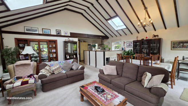3 bed bungalow for sale Crescent Road, East Barne