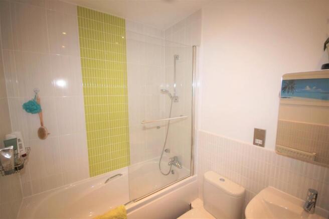 bathroom 1.JPG