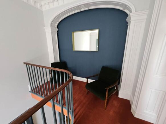 Roysia suite Upton H