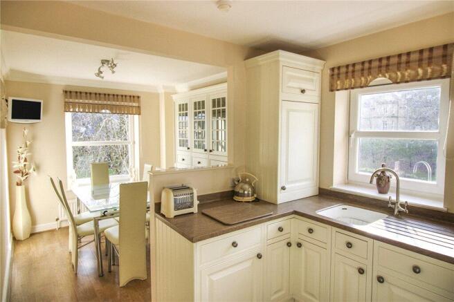 2 bed Apartment for sale Image 5