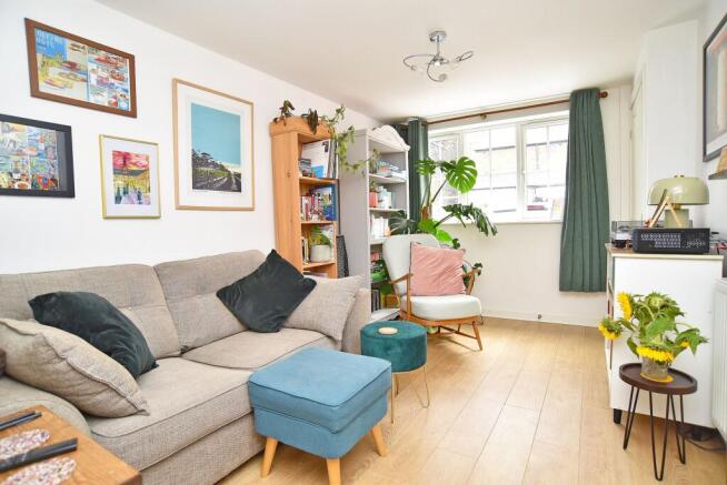 3 bed Terraced for sale Image 11