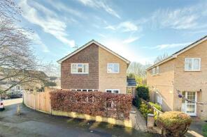 44, Alzey Gardens, Harpenden AL5 5SX