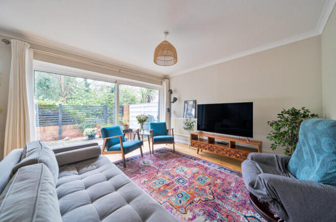 1407570-10-6984f7...