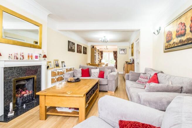 Lounge/Dining Room