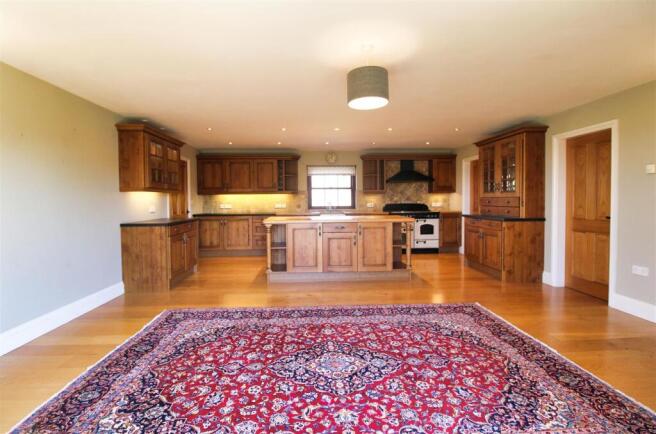 Kitchen Dining.jpg