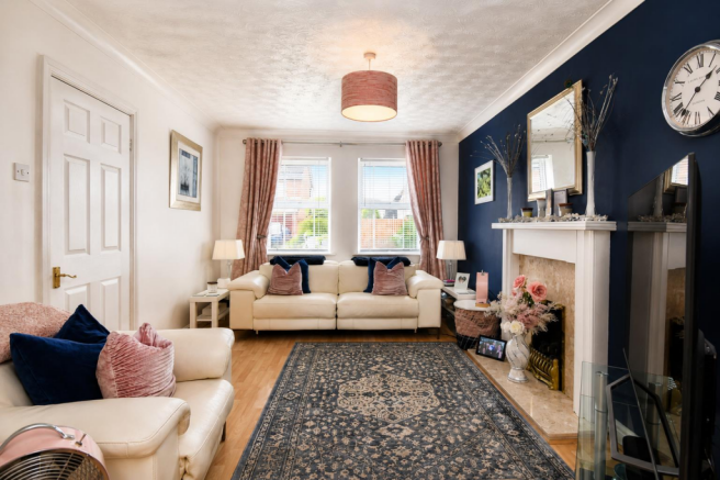 4 bed Detached for sale Image 7