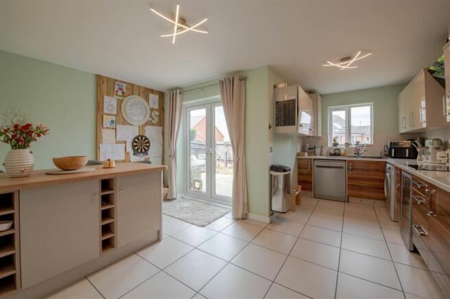 Tweed Crescent, Rushden photo 4