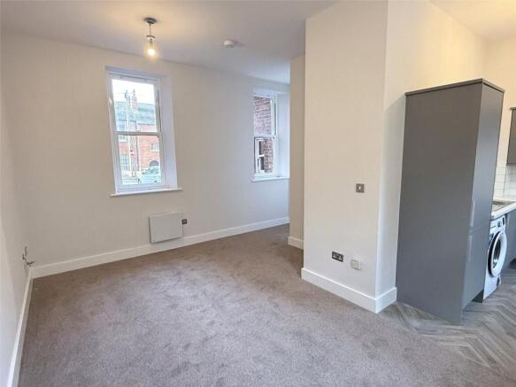 1 bed Ground Flat to rent Image 5