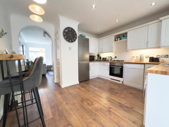 KITCHEN/BREAKFAST ROOM