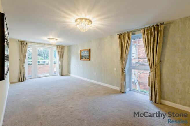 2 bed Apartment for sale Image 5