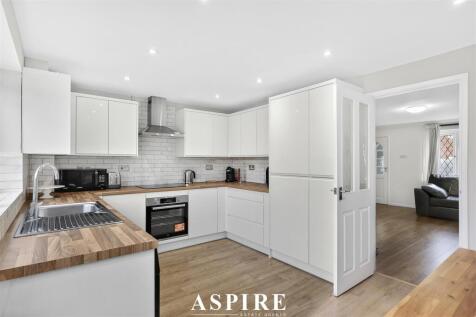Video Presentation Inside - Peregrine Drive, Benfleet
