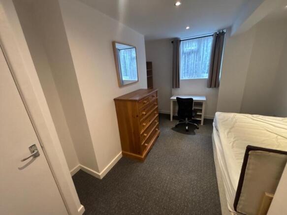 7 bed Terraced to rent Image 5