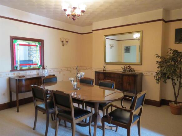 Dining Room: