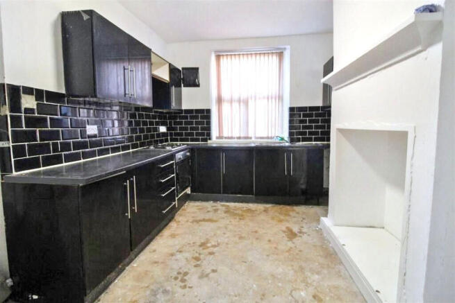 5 bed Terraced for sale Image 5