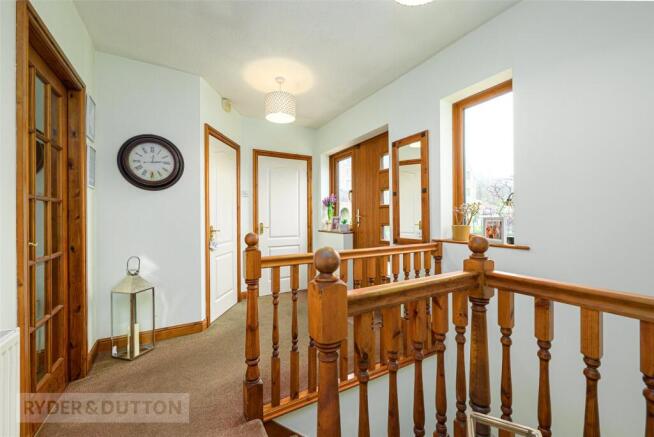 4 bed Detached for sale Image 5