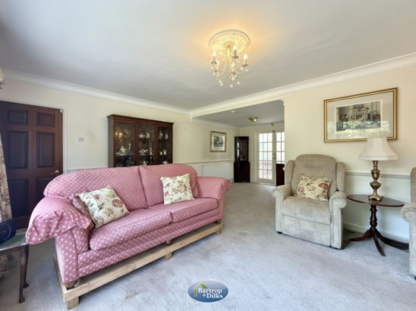 4 bed Detached Bungalow for sale Image 8