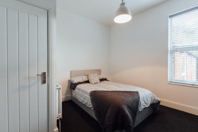 6 bed House to rent Image 10