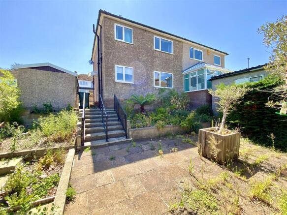 3 bed Semi-Detached for sale Image 4