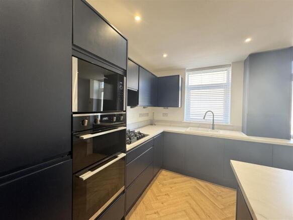 2 bed Terraced for sale Image 5