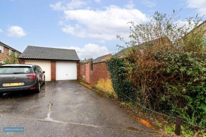 Garage/Parking