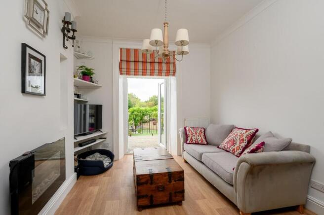 4 bed House for sale Image 8