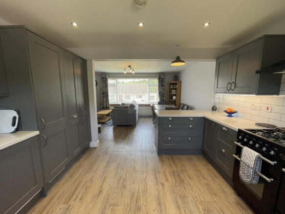 Kitchen d.JPG
