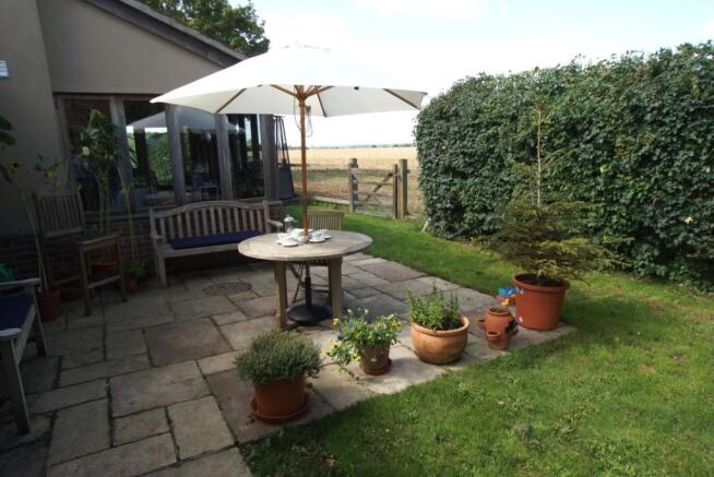 Side Terrace