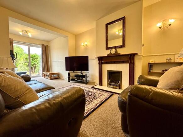 4 bed Semi-Detached for sale Image 4