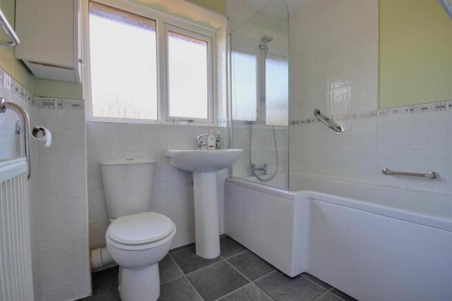 3 bed House to rent Image 6