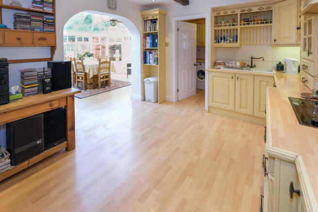 Kitchen/Conservatory