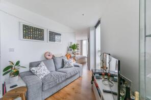 Flat 103, 11 Pinnacle Apartments, Saffron Central Square, Croydon CR0 2GF