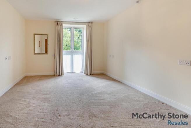 1 bed Apartment for sale Image 7