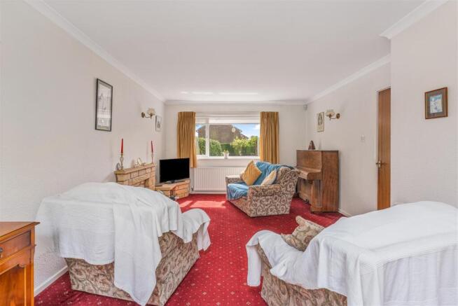 30 Chipperfield Park Road, Bloxham-6.jpg