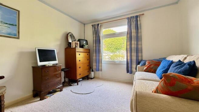 sitting room/bed 3