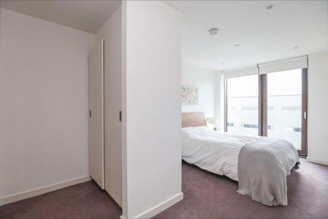 2 bed Apartment to rent Image 4