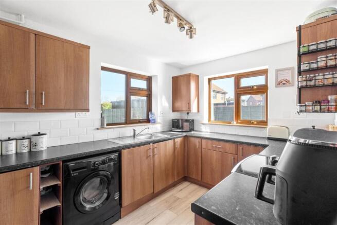 3 bed Detached for sale Image 7