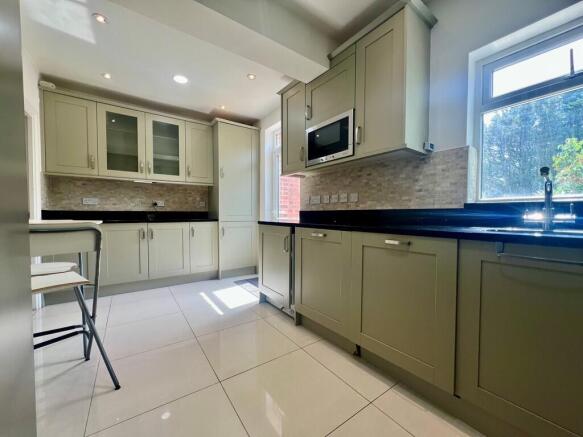 KITCHE2EAST