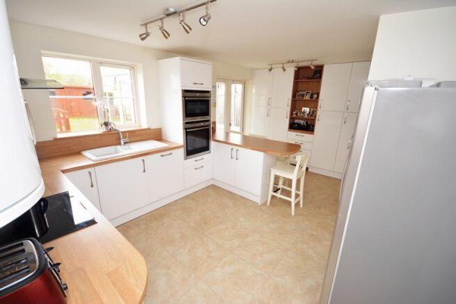 Kitchen / Brea...