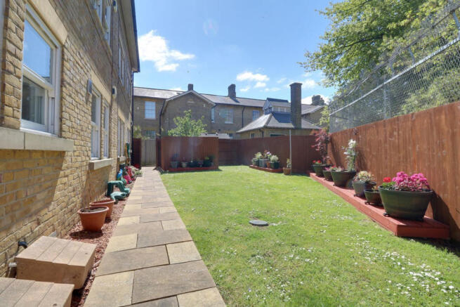 Photo 10