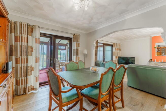 4 bed Detached for sale Image 5