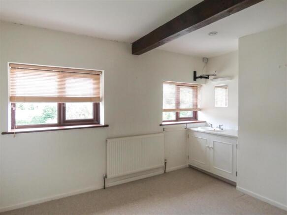 Bedroom 2.JPG