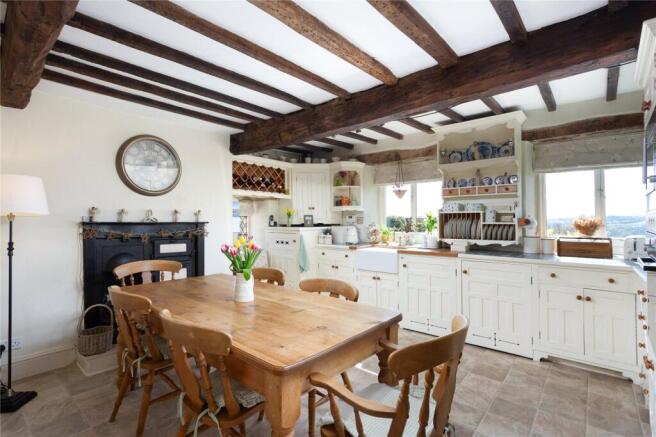6 bed Detached for sale Image 4